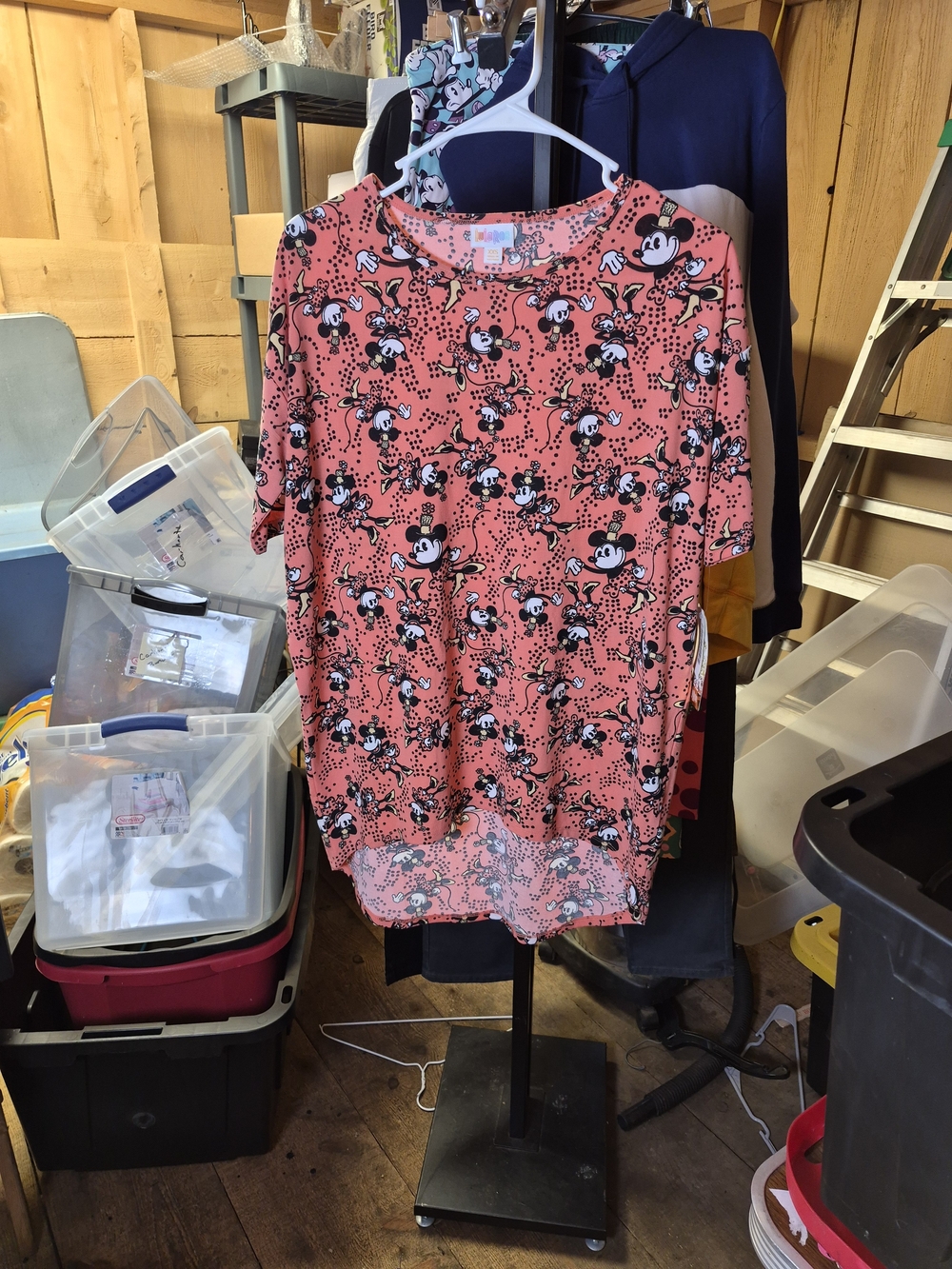 LuLaRoe Coral Pink Mickey Mouse Short Sleeve Tee Bin 49